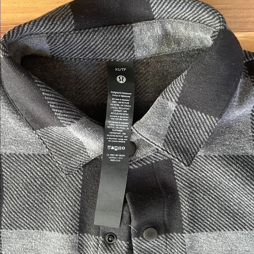 lululemon athletica socket over shirt Black and Gray Checkered size XS - Picture 2 of 8